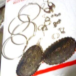 Small lot of earrings